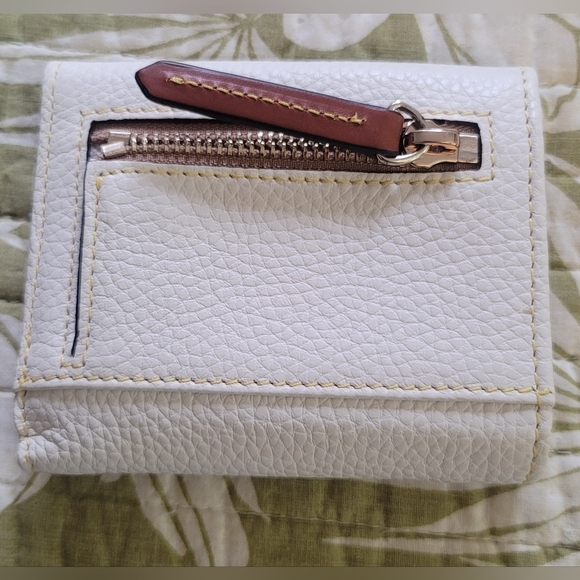 Dooney & Bourke Pebble Grain Leather Wallet In White - Picture 2 of 2